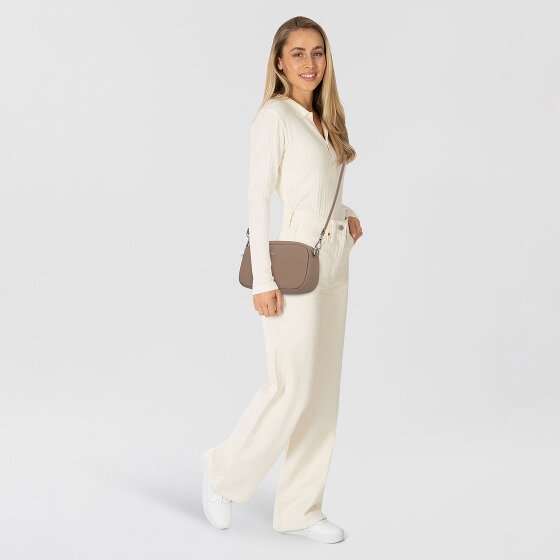 Lacoste Core Essentials Daily City Torba na ramię 21 cm