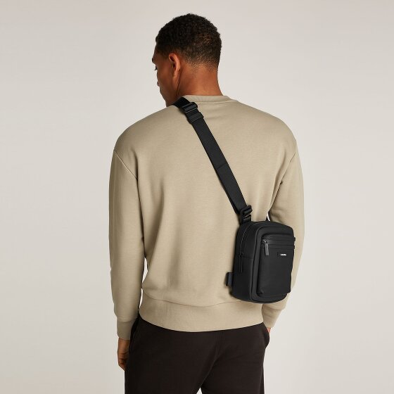 Calvin Klein CK Essential Mini Torba Torba na ramię 17 cm