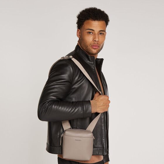 Calvin Klein Clean Essential Torba na ramię 15.5 cm