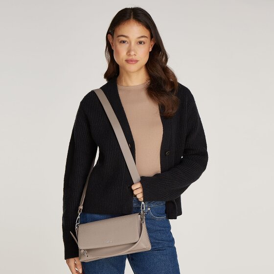 Calvin Klein CK Must Torba na ramię 27 cm