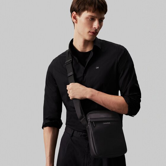 Calvin Klein CK Must Torba na ramię 18 cm