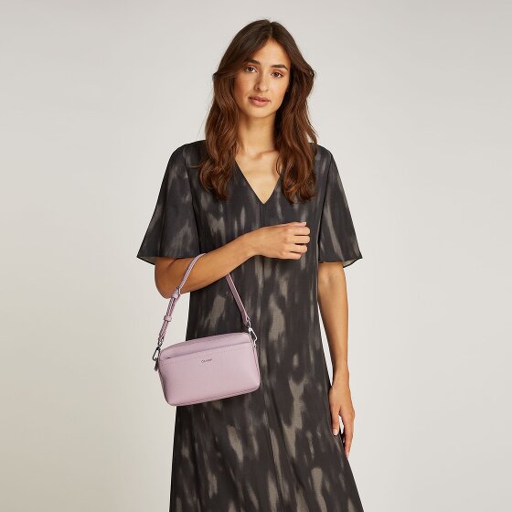 Calvin Klein CK Must Torba na ramię 22 cm