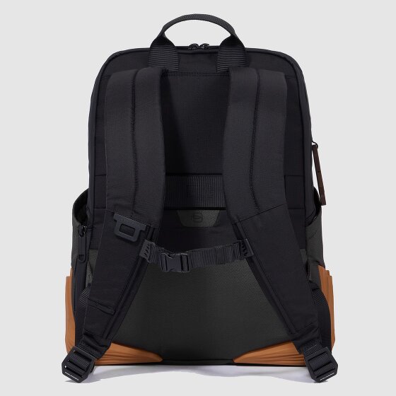 Piquadro Corner Backpack 44 cm komora na laptopa