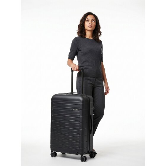 American Tourister Novastream 4 kółka Walizka 67 cm z funkcją poszerzenia