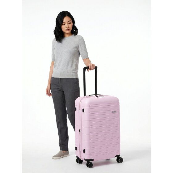 American Tourister Novastream 4 kółka Walizka 67 cm z funkcją poszerzenia