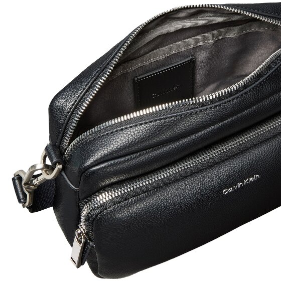 Calvin Klein Raised Torba na ramię 26 cm